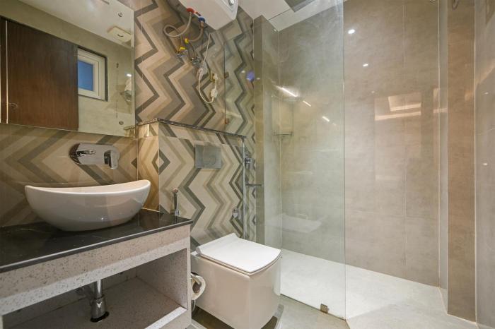 suite grand plaza noida