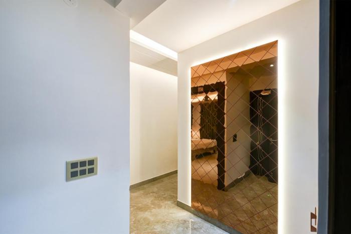 suite grand plaza noida