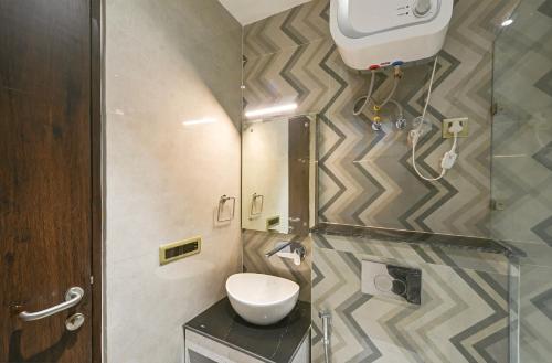 suite grand plaza noida