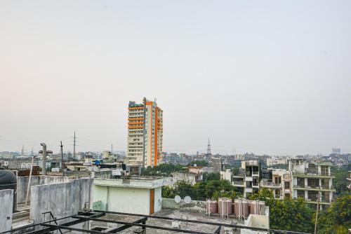 suite grand plaza noida