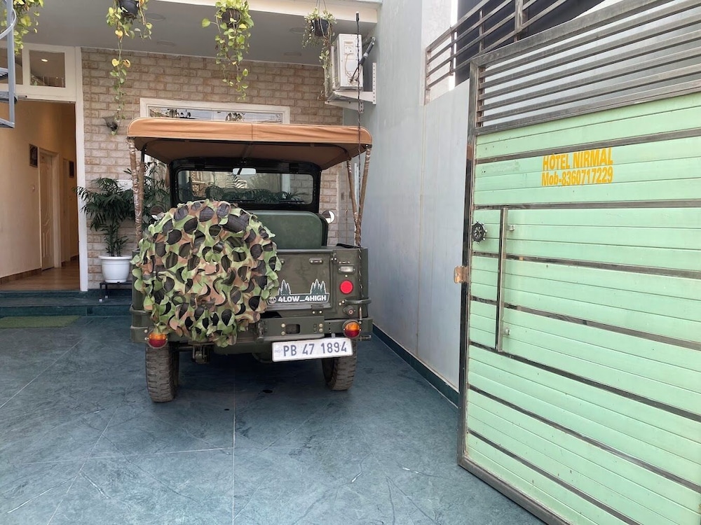 hotel nirmal budget friendly rooms near fortis hospital and marriage palaces