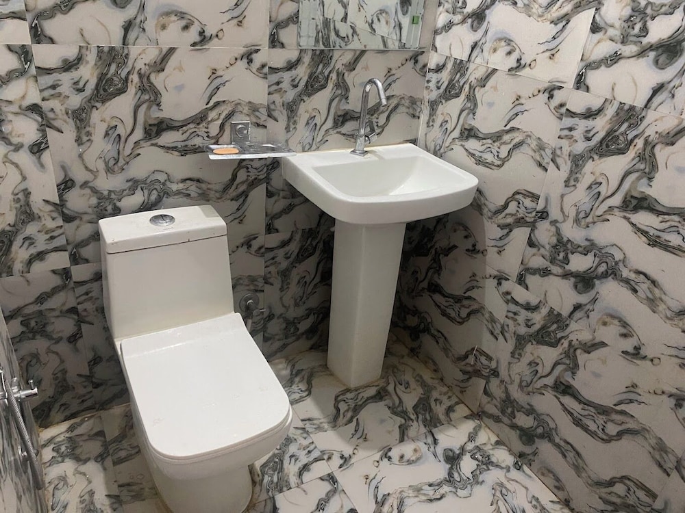 hotel nirmal budget friendly rooms near fortis hospital and marriage palaces