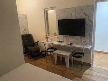 hotel nirmal budget friendly rooms near fortis hospital and marriage palaces