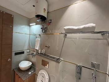 blue moon residency sector 53 gurgaon