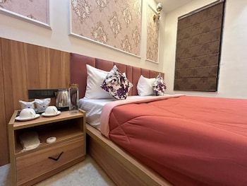 blue moon residency sector 53 gurgaon