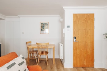 The Regency - Serviced Apartments,56 Regency St,4 star