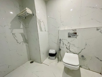 sea view hotel puri near temple and beach