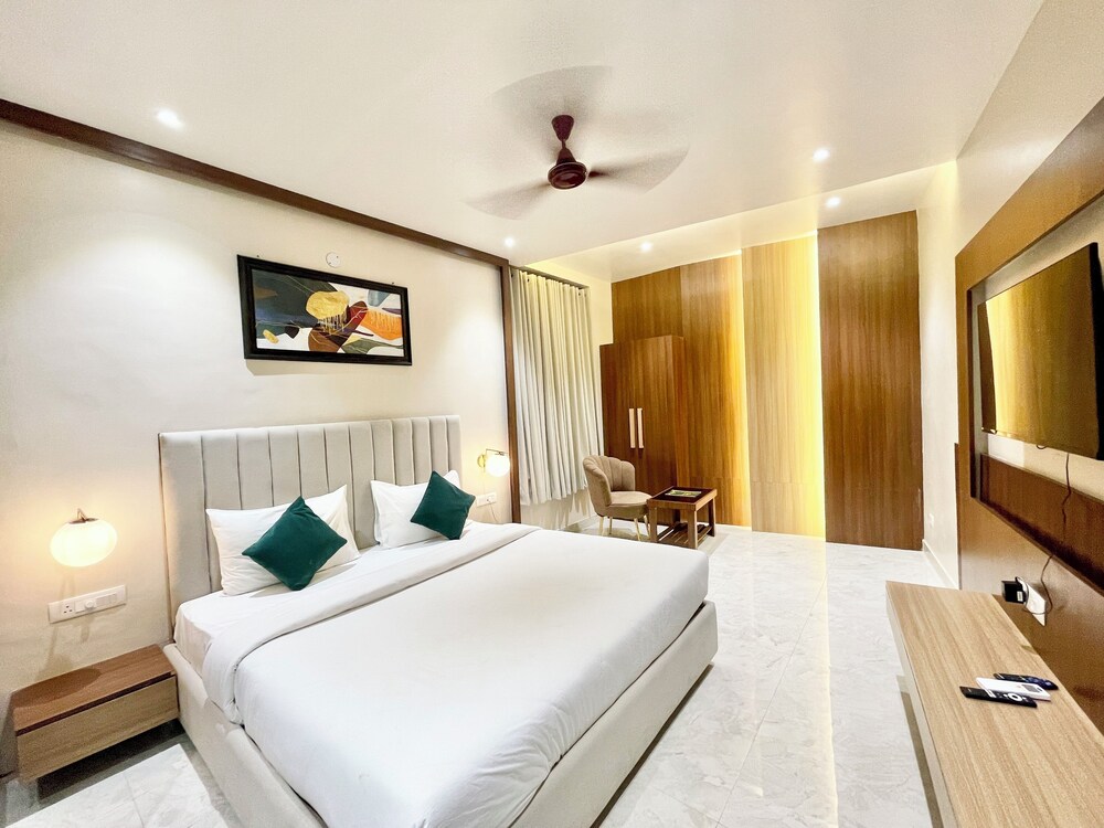 sea view hotel puri near temple and beach