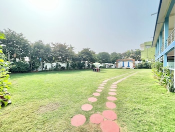 sea view hotel puri near temple and beach