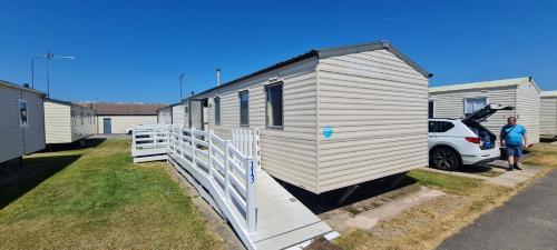 lovely 3 bed with balcony and ramp