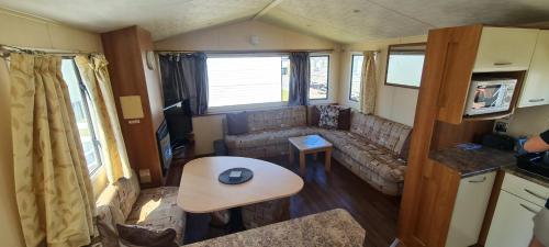 lovely 3 bed with balcony and ramp