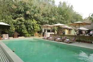 gulmohar eco village resort