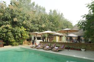 gulmohar eco village resort