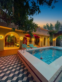 gulmohar eco village resort