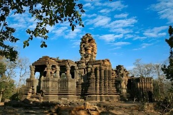 gulmohar eco village resort