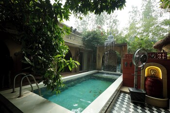 gulmohar eco village resort