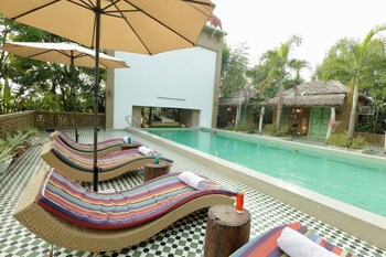 gulmohar eco village resort