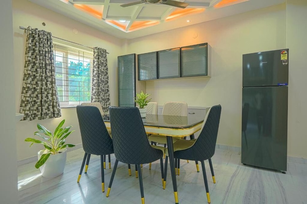 shreshtam apart hotel khajakuda