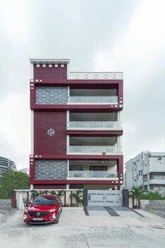 shreshtam apart hotel khajakuda