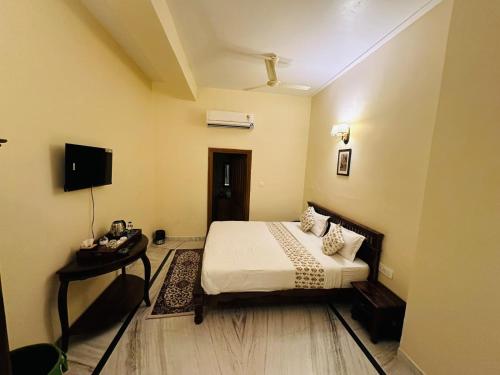 Raghvendra Heritage,,3 star