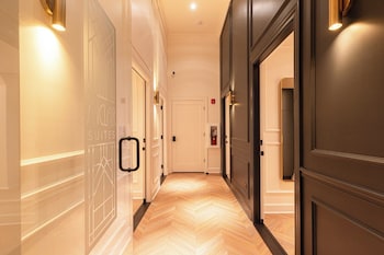 Sinclair Suites,120 W Main St,2 star