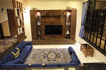 sky high by joy suites