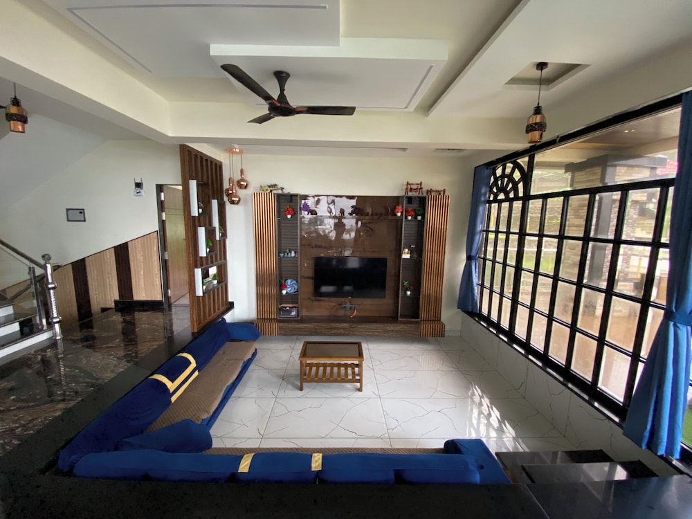 sky high by joy suites