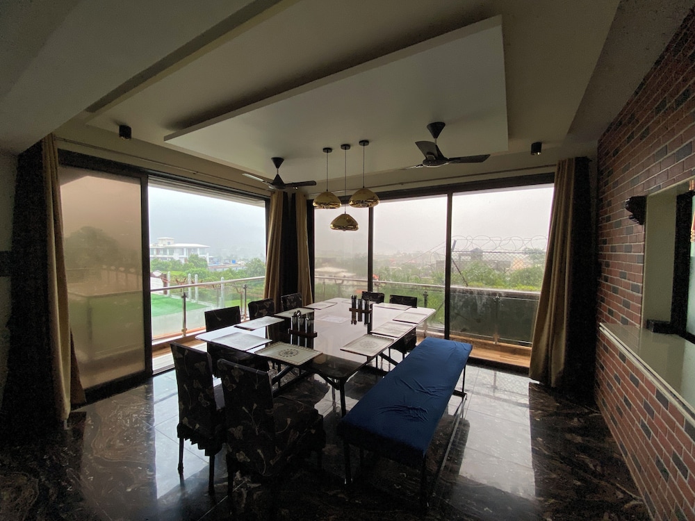 sky high by joy suites