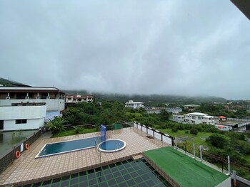 sky high by joy suites