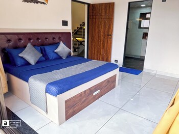 sky high by joy suites