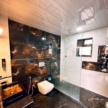 sky high by joy suites