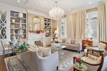 Voco St. James By Ihg,330 Magazine St,4 star