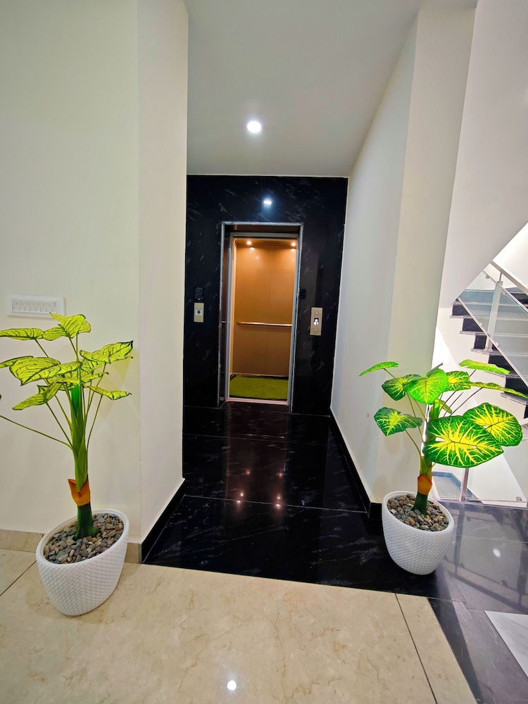 hotel pines and peaks by tws