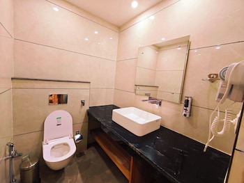 hotel pines and peaks by tws