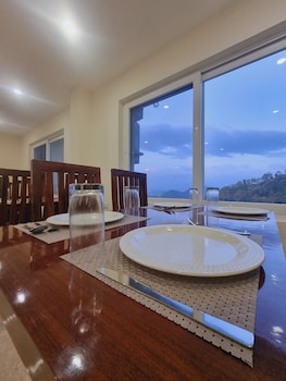 hotel pines and peaks by tws