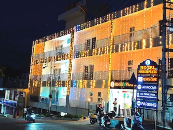 hotel pines and peaks by tws