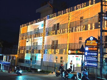 hotel pines and peaks by tws