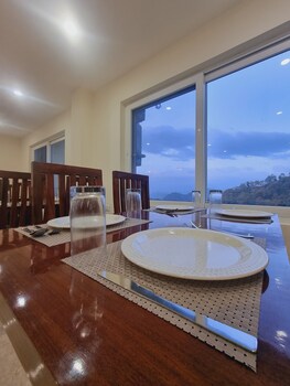 hotel pines and peaks by tws