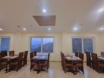 hotel pines and peaks by tws