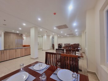 hotel pines and peaks by tws