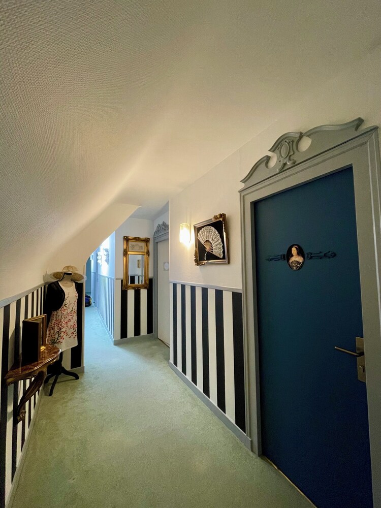 aux chambres des dames