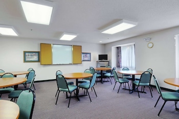 Microtel Inn & Suites By Wyndham New Ulm,Minnesota>>Mankato,2 star