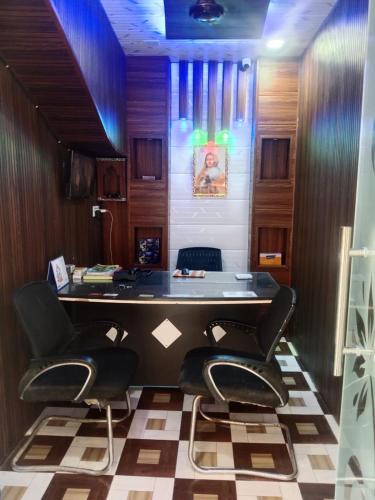 Holkar Seva Sadan,,2 star