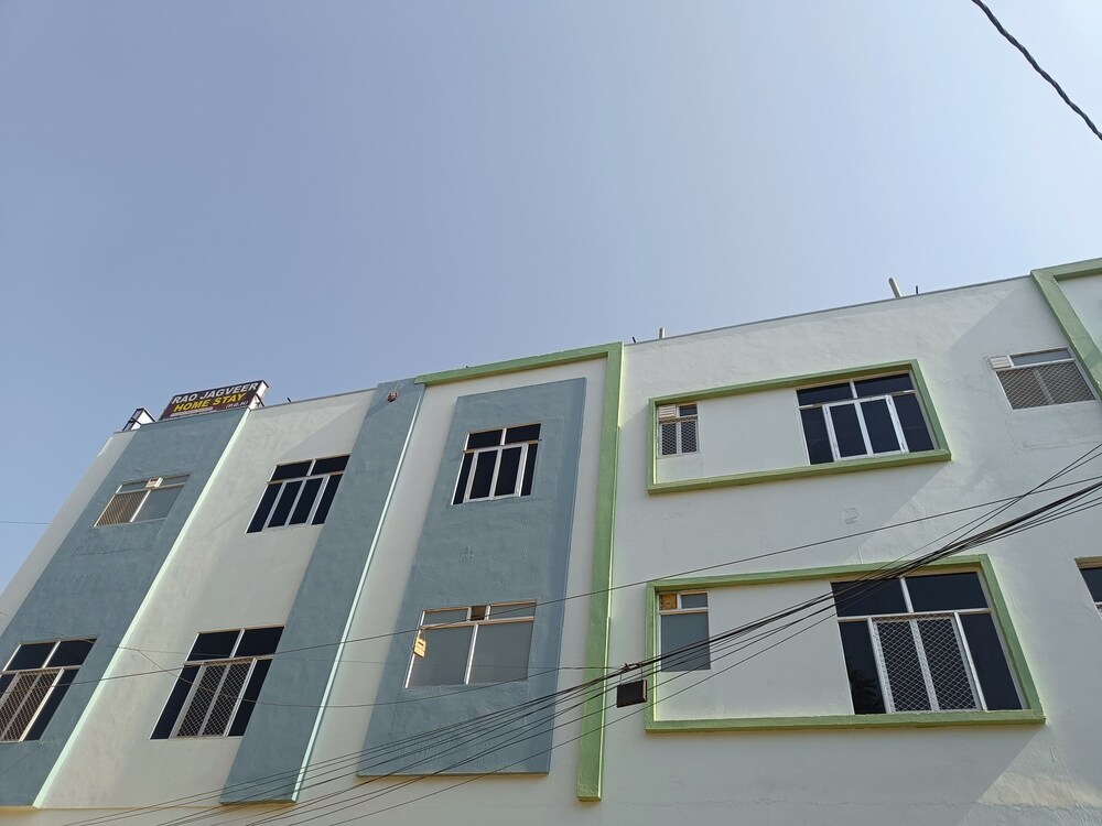 rao jagveer home stay