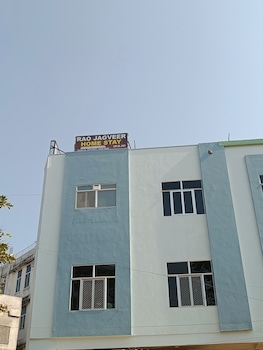 rao jagveer home stay