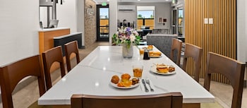 The Kulshan Hotel,,2 star