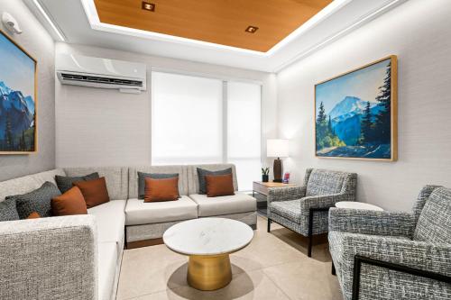 the kulshan hotel