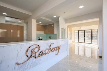 Raspberry Mansion,,2 star