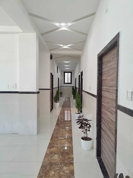 hotel rishi excellency