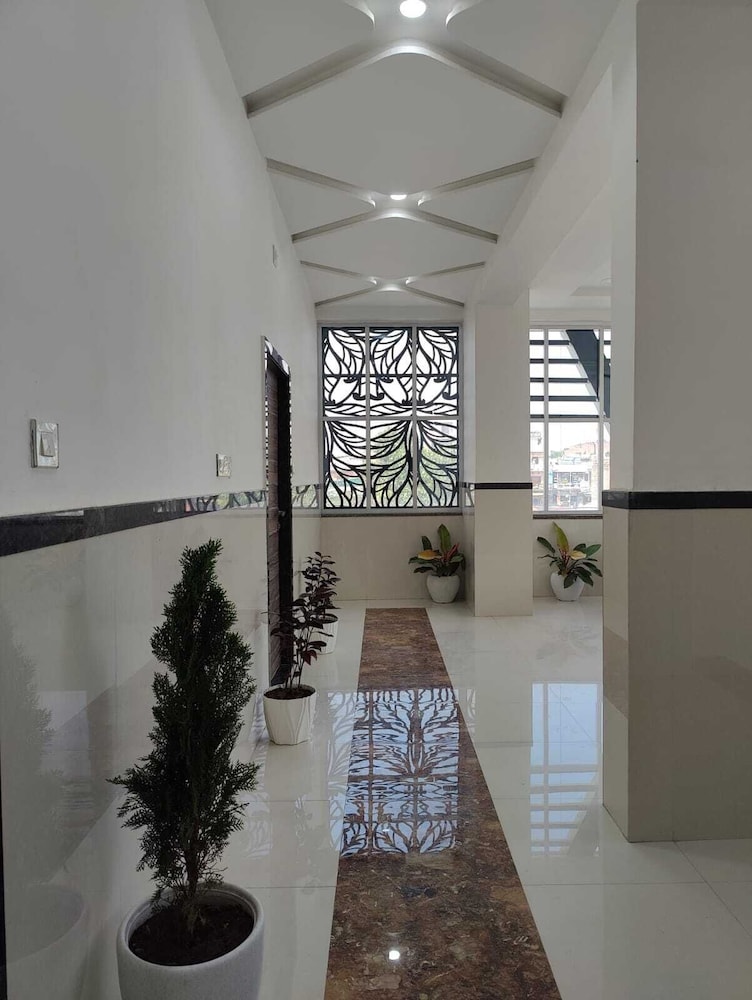 hotel rishi excellency